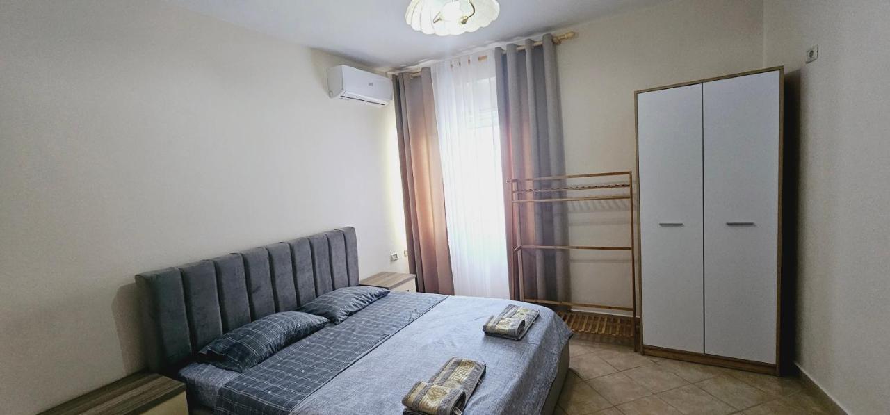 New Bazaar Side Bliss 2 Bed Room Apt With Free Garage Tirana Extérieur photo