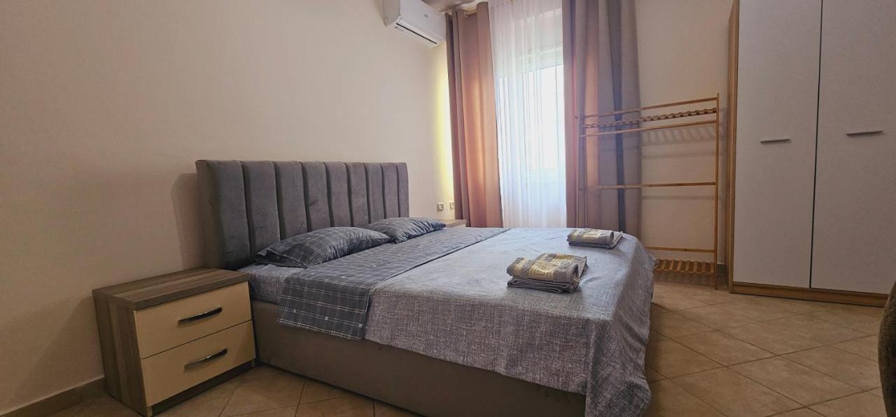 New Bazaar Side Bliss 2 Bed Room Apt With Free Garage Tirana Extérieur photo