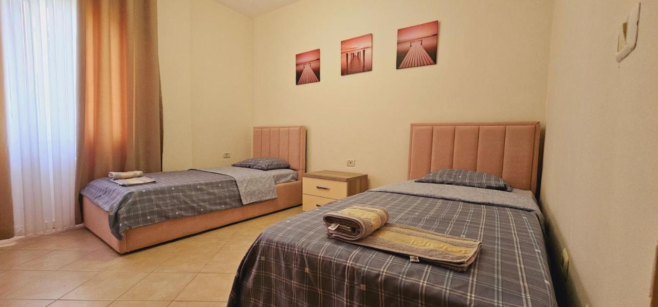 New Bazaar Side Bliss 2 Bed Room Apt With Free Garage Tirana Extérieur photo
