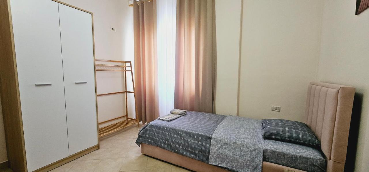 New Bazaar Side Bliss 2 Bed Room Apt With Free Garage Tirana Extérieur photo