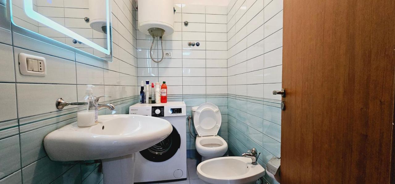 New Bazaar Side Bliss 2 Bed Room Apt With Free Garage Tirana Extérieur photo